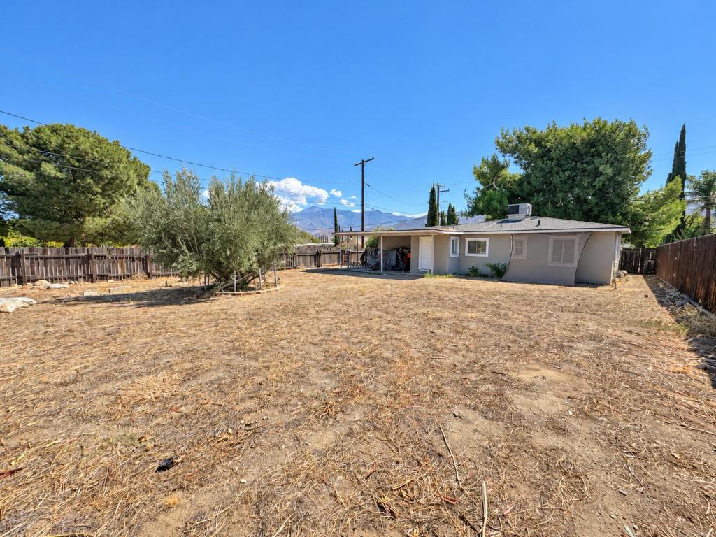 581 E Hoffer Street Property Photo 17