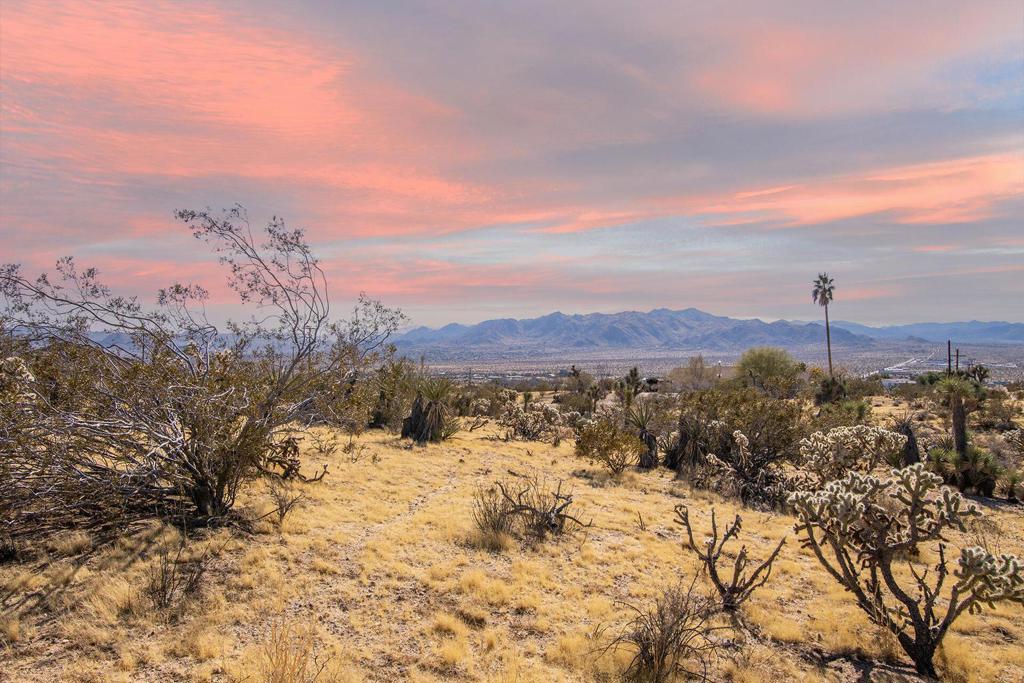 5610 Yucca Mesa Road Property Photo 2