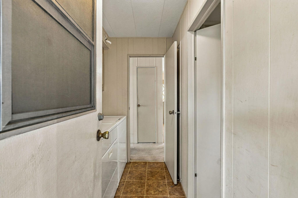 13 International Boulevard 13 Property Photo 21