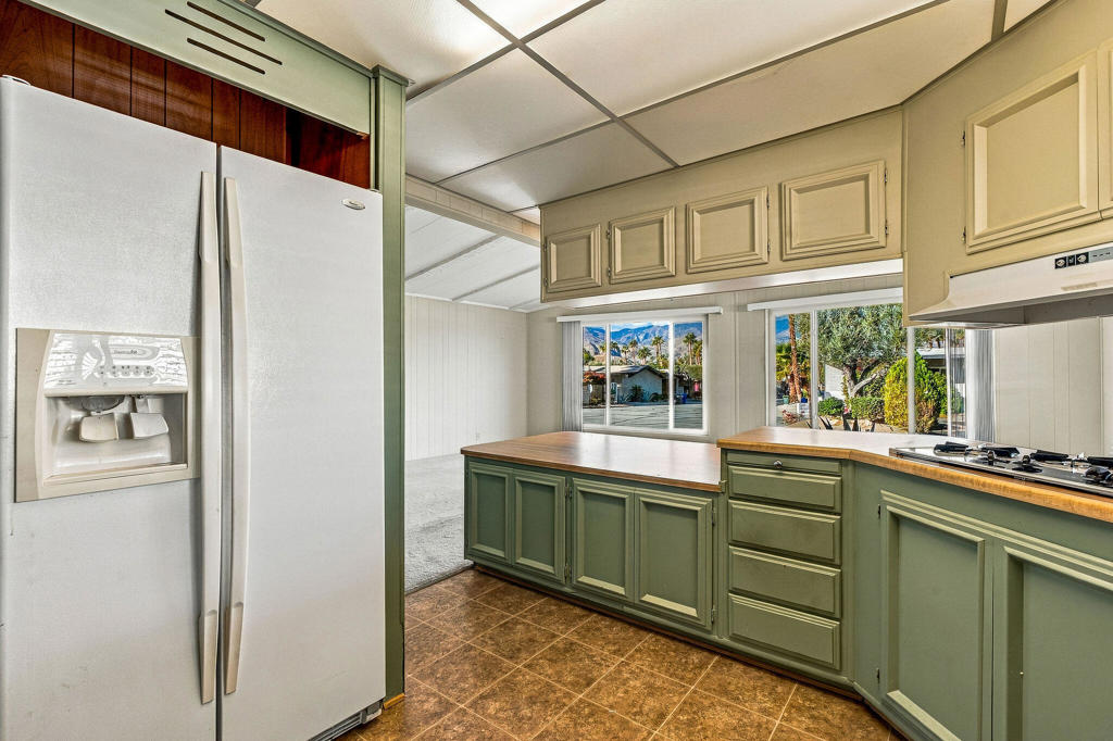 13 International Boulevard 13 Property Photo 34
