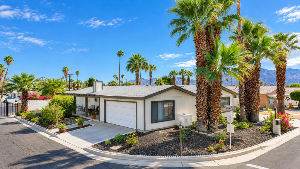 74612 Azurite Circle E Property Photo 2