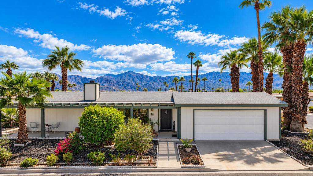 74612 Azurite Circle E Property Photo 4