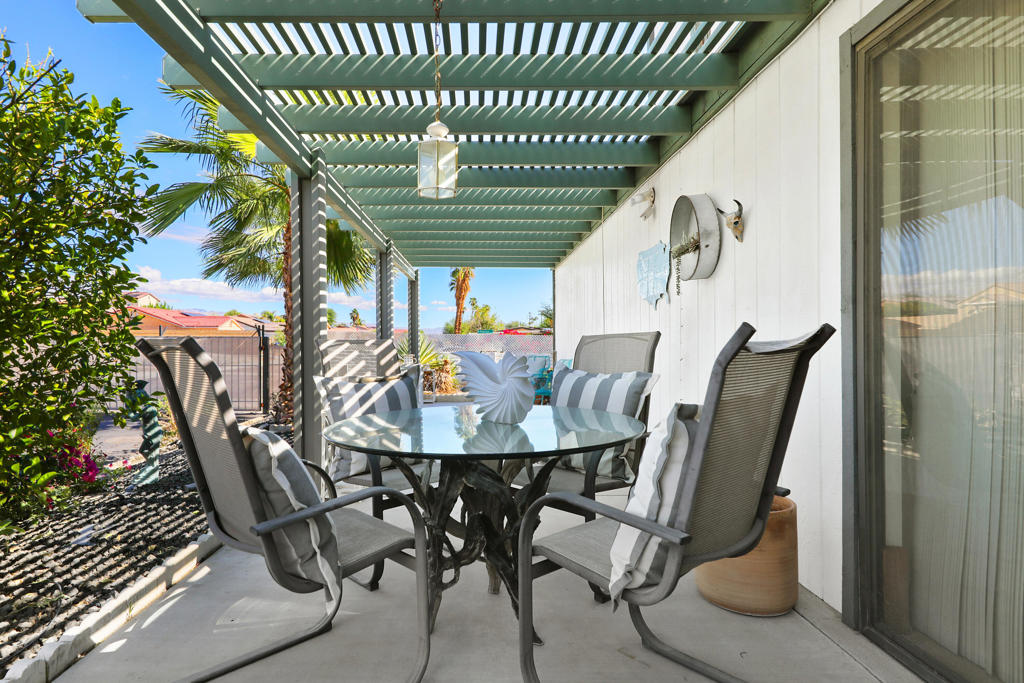 74612 Azurite Circle E Property Photo 5