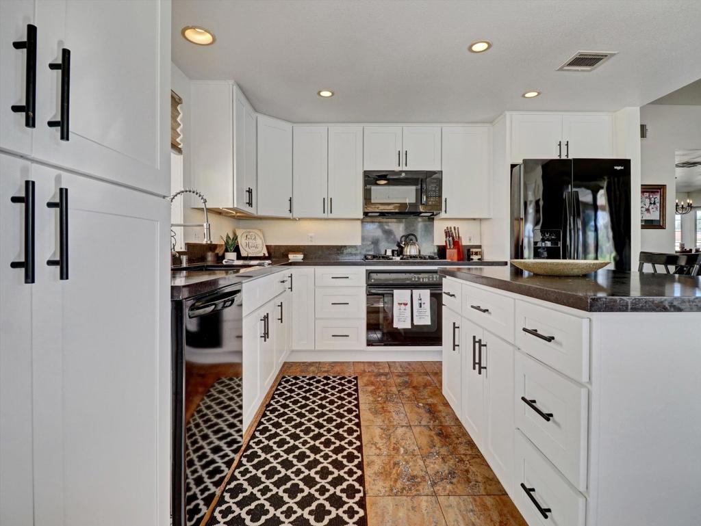 43425 Texas Property Photo 8