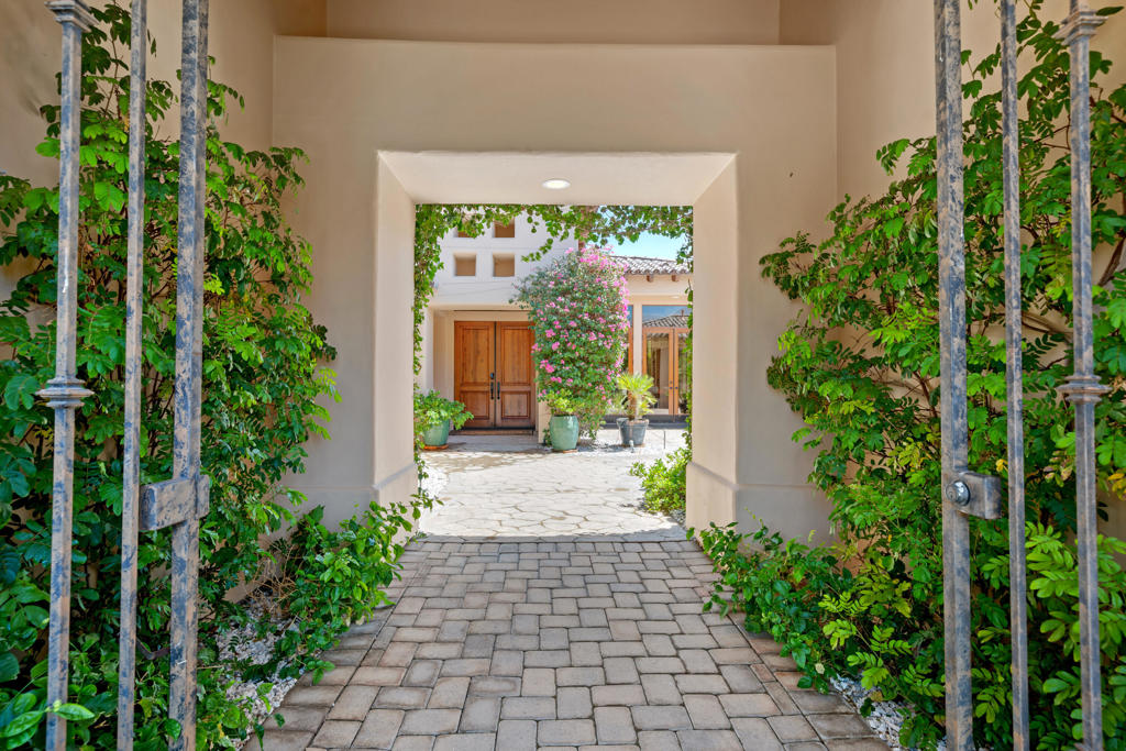 55610 Royal St George Property Photo 11