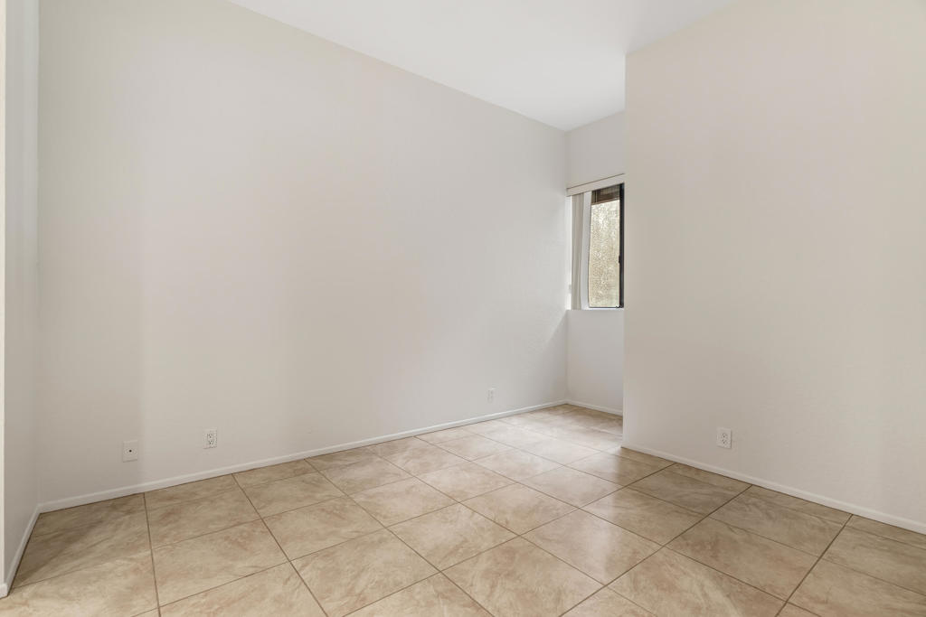 2601 S Broadmoor Drive 27 Property Photo 15