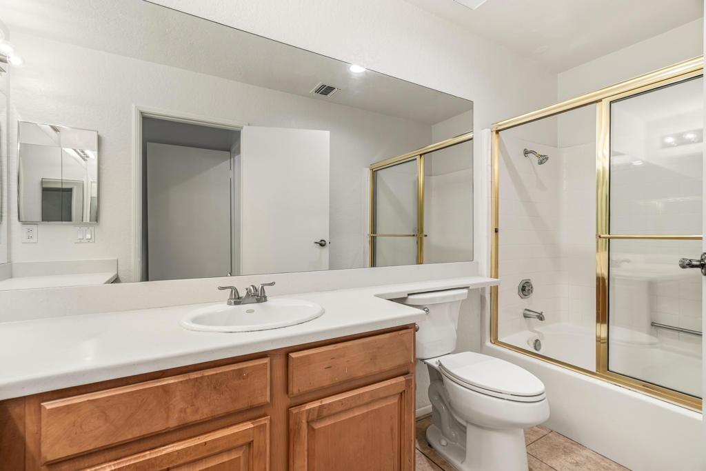 2601 S Broadmoor Drive 27 Property Photo 18