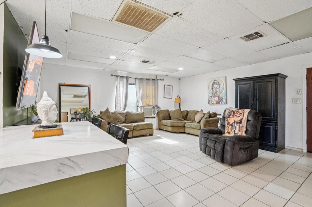 2154 Riviera Court Property Photo 8