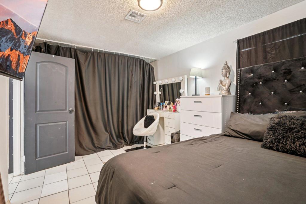2154 Riviera Court Property Photo 18