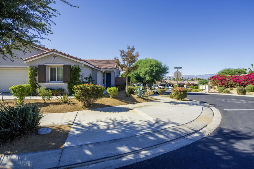 84285 Tramonto Way Property Photo 4