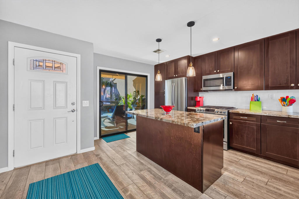 76700 Chrysanthemum Way Property Photo 4