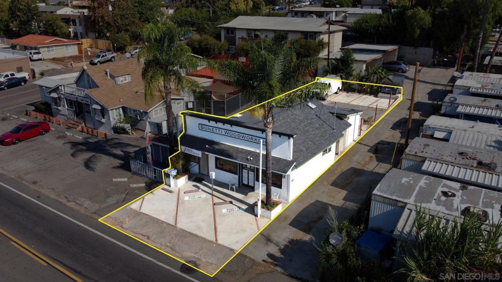 216 E Mission Rd Property Photo 1