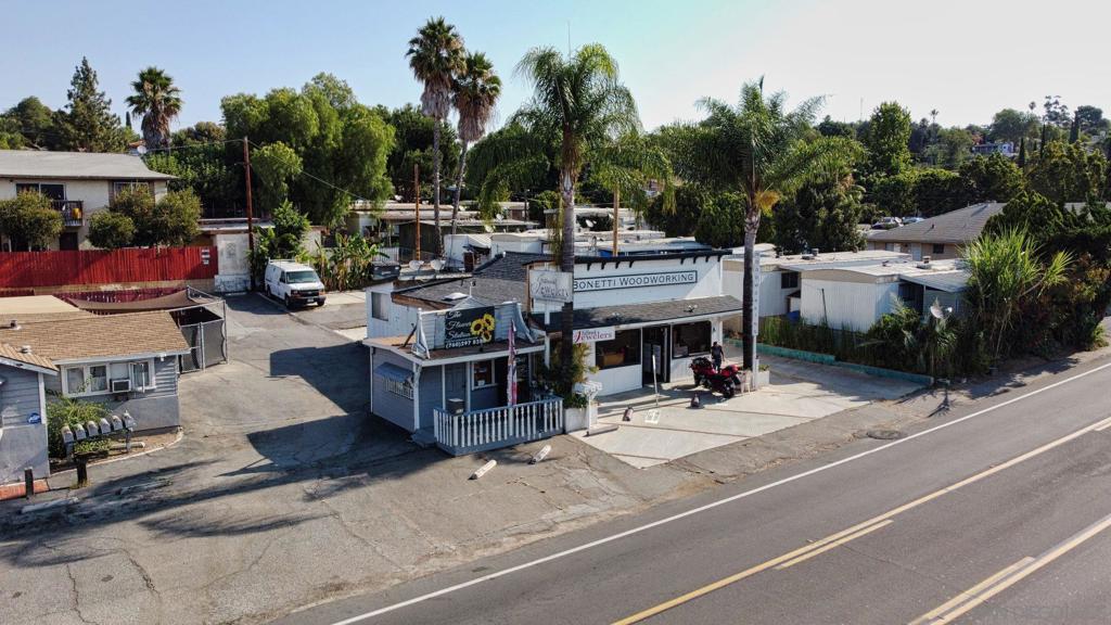 216 E Mission Rd Property Photo 2