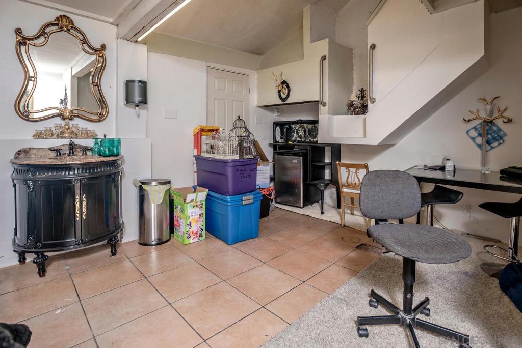 216 E Mission Rd Property Photo 12