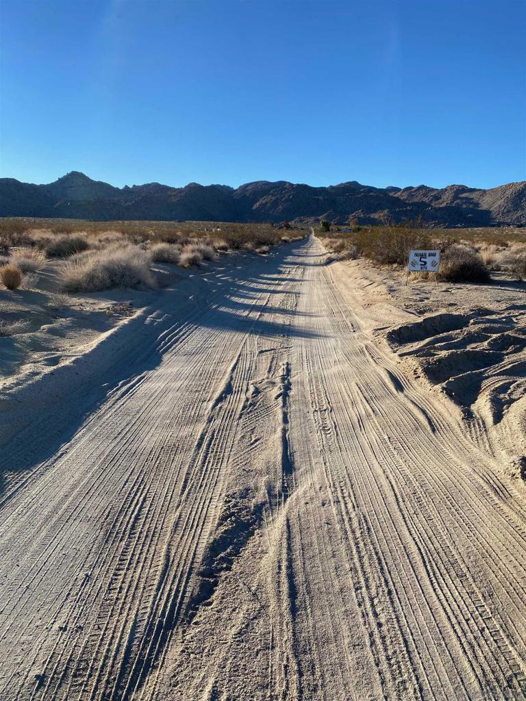 29 Palms Hwy Property Photo 19