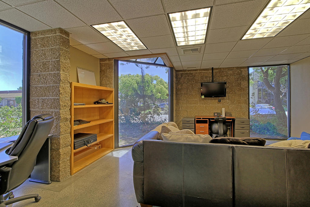 2075 Knoll Drive Property Photo 15