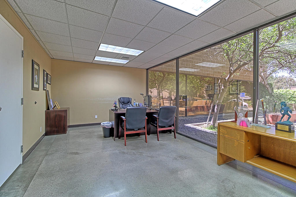 2075 Knoll Drive Property Photo 16