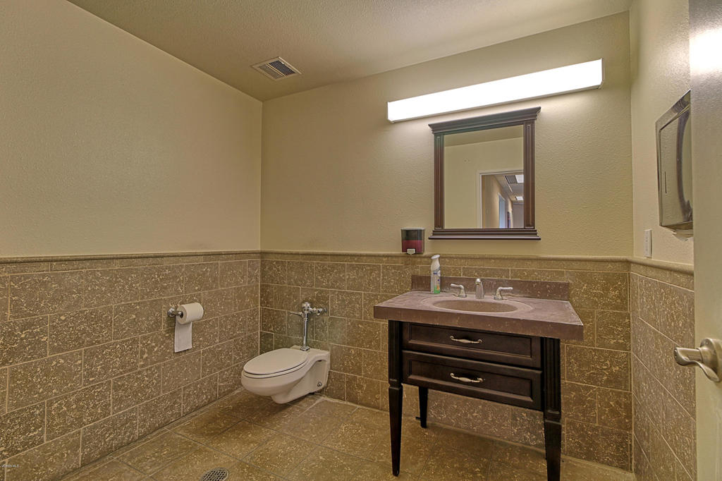 2075 Knoll Drive Property Photo 24