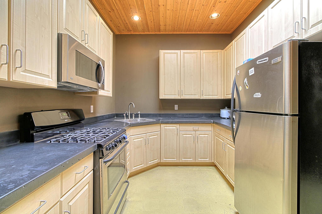 2075 Knoll Drive Property Photo 25