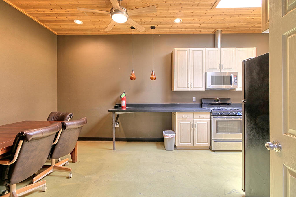 2075 Knoll Drive Property Photo 26