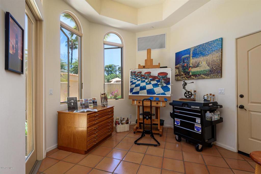 203 S Montgomery Street Property Photo 16