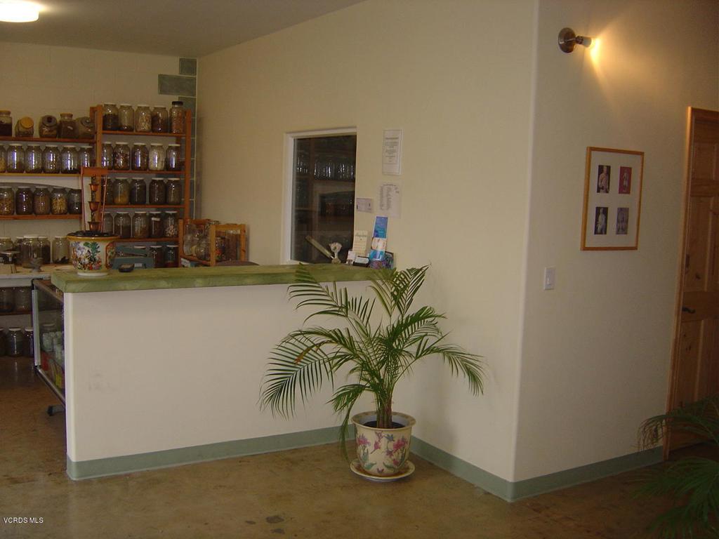 1725 E Thompson E Property Photo 6