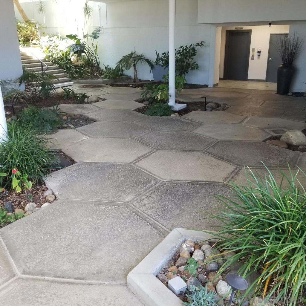 220017041SD Property Photo 9