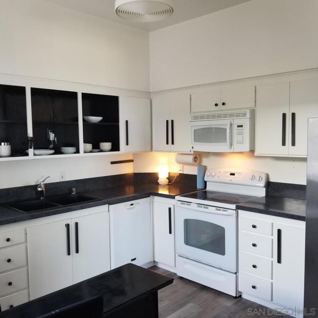 220017041SD Property Photo 10