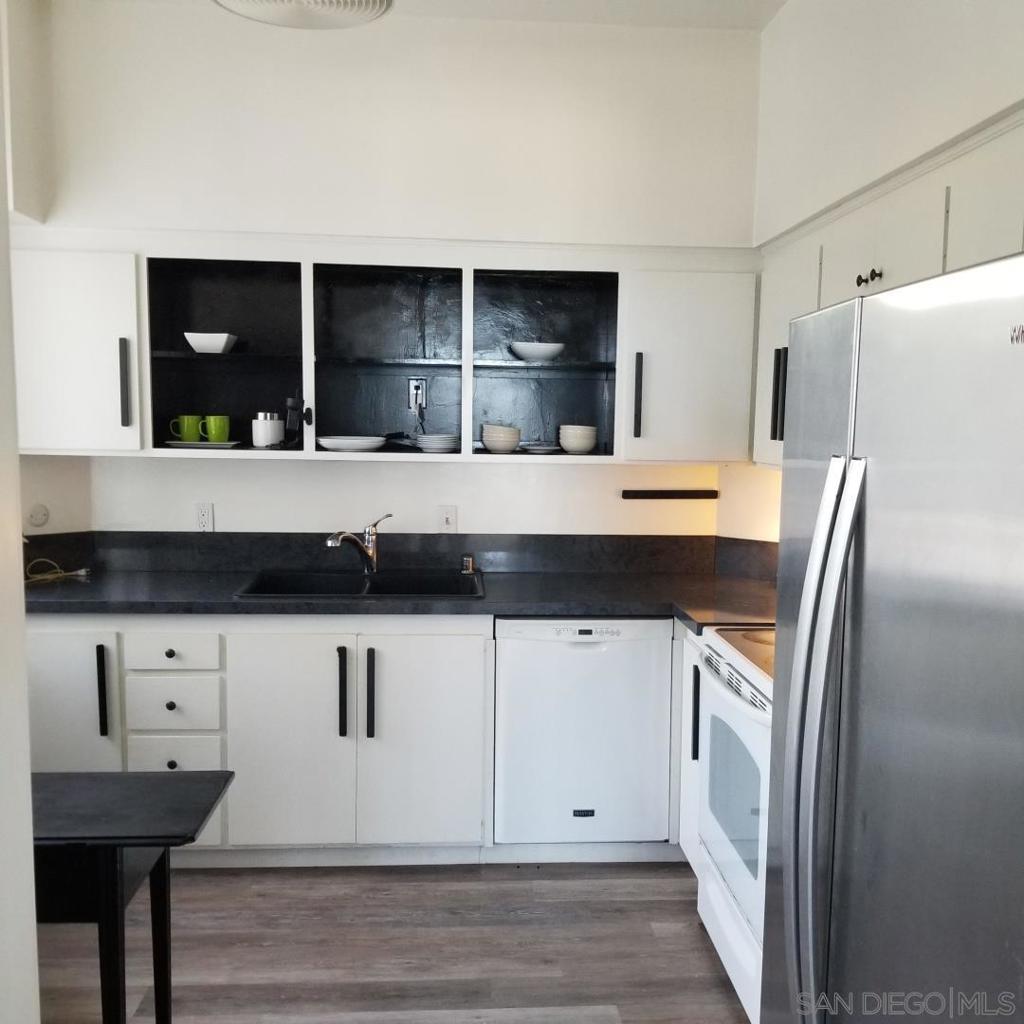 220017041SD Property Photo 11