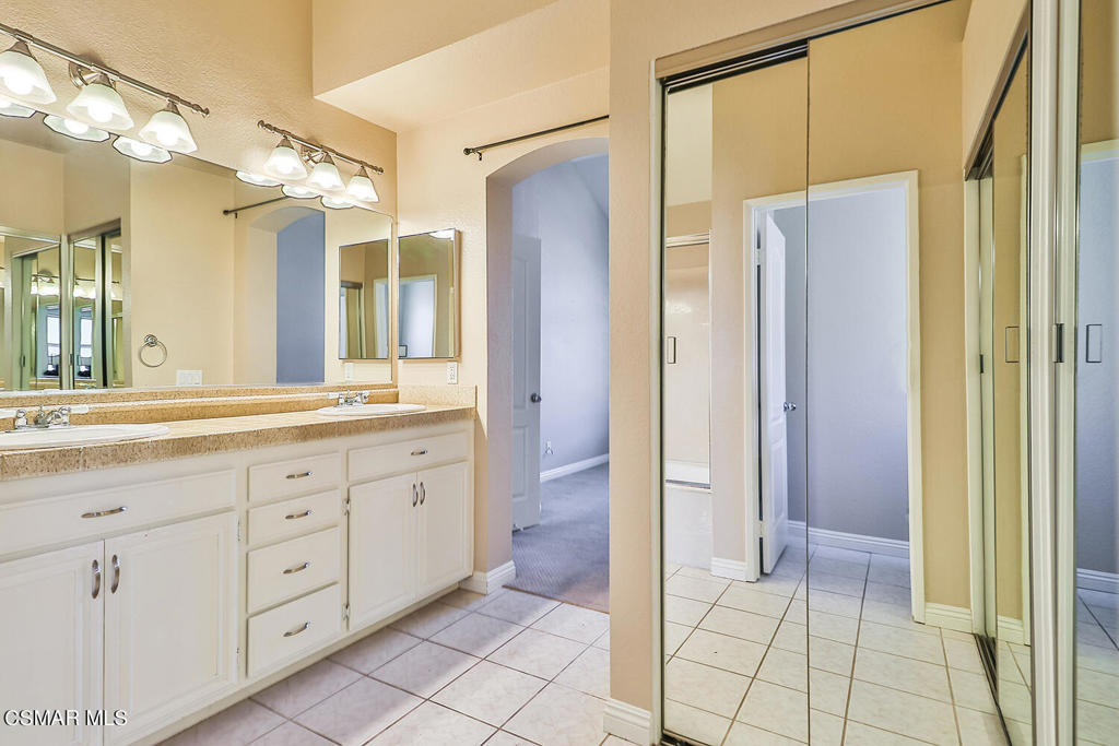 630 Kingswood Lane F Property Photo 32