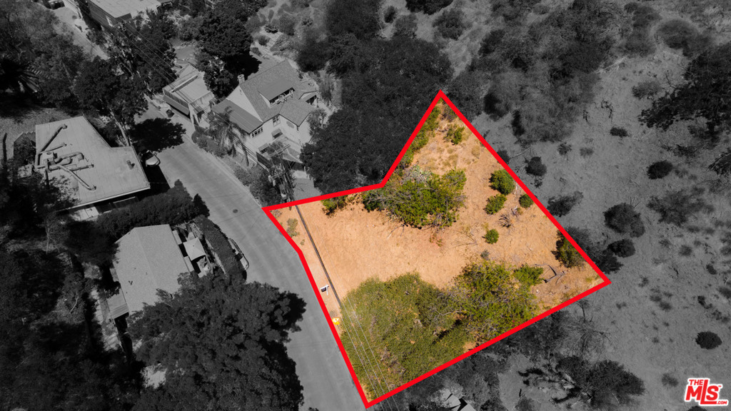 8169 Kirkwood Drive Property Photo 3