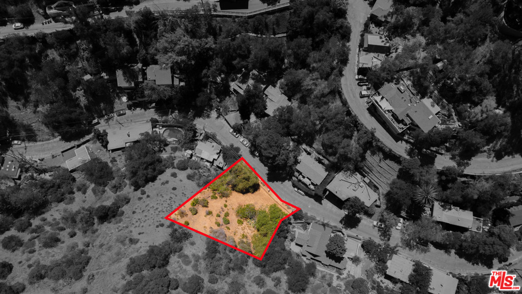 8169 Kirkwood Drive Property Photo 5