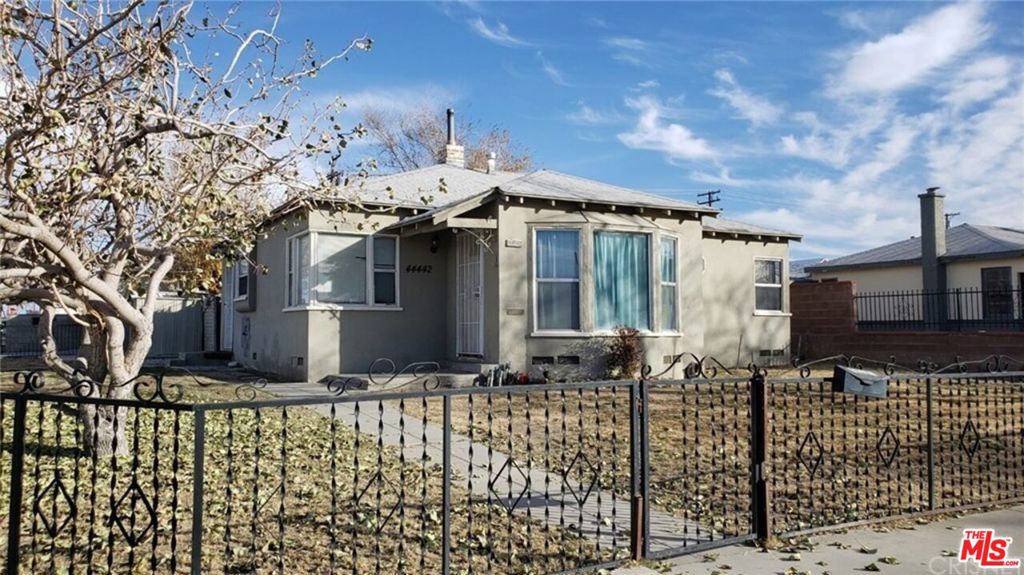 44442 BEECH Avenue Property Photo 1