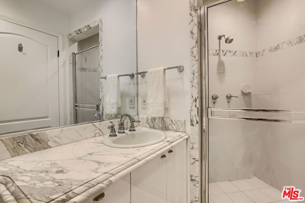 435 Arnaz Drive 304 Property Photo 17
