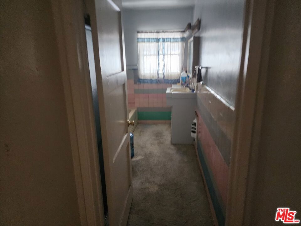 1036 W Stockwell Street Property Photo 5