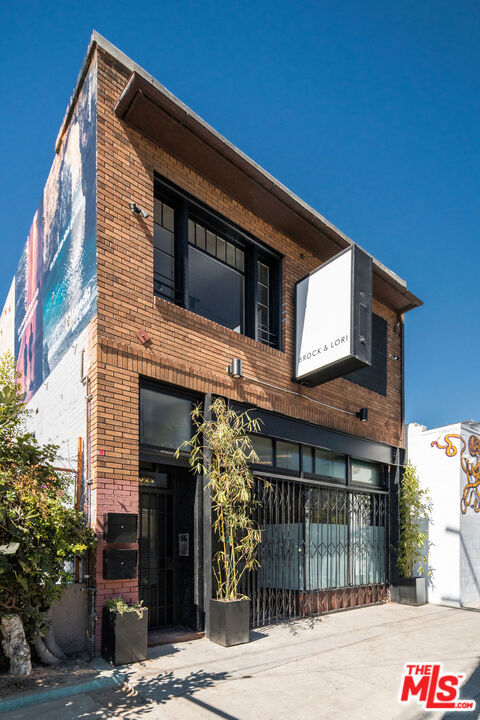 3022 W Sunset Blvd Property Photo 1