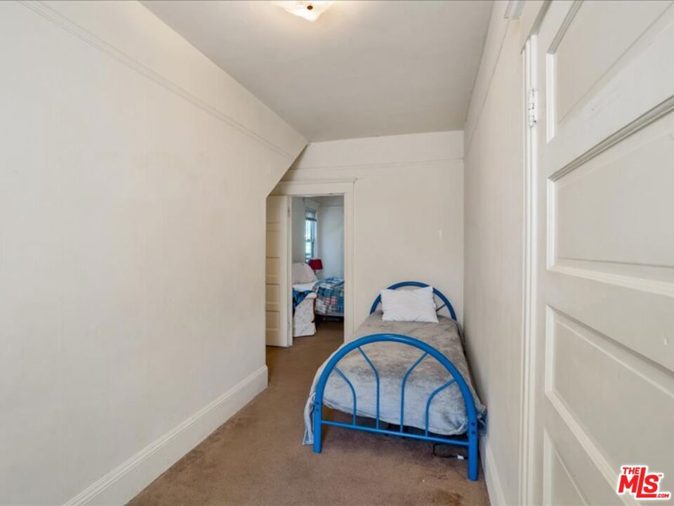 2057 Emerson Street Property Photo 14