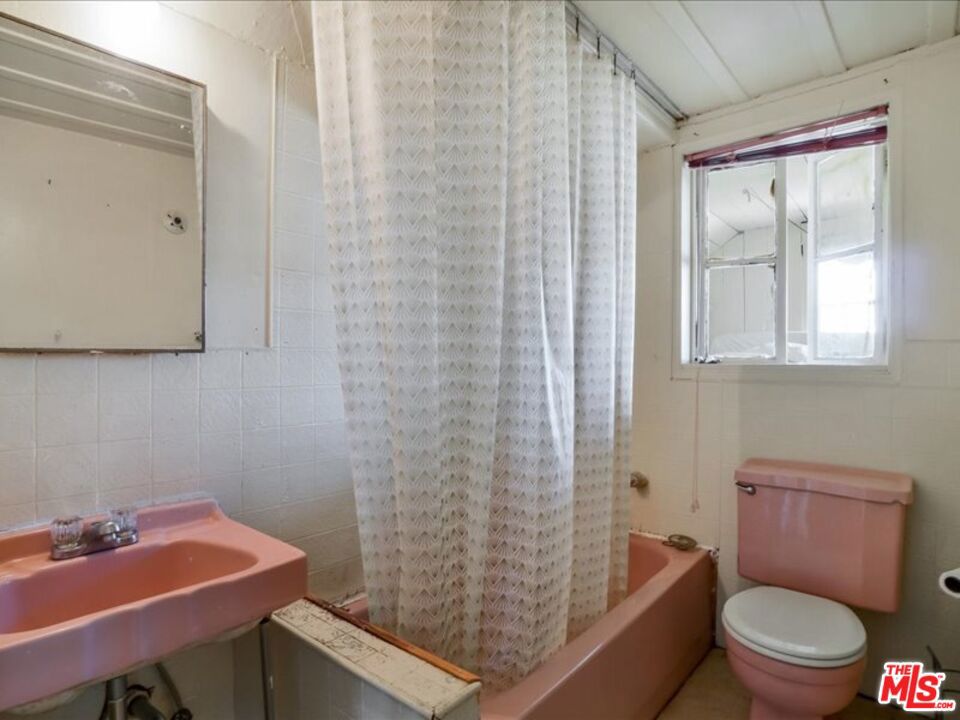 2057 Emerson Street Property Photo 35
