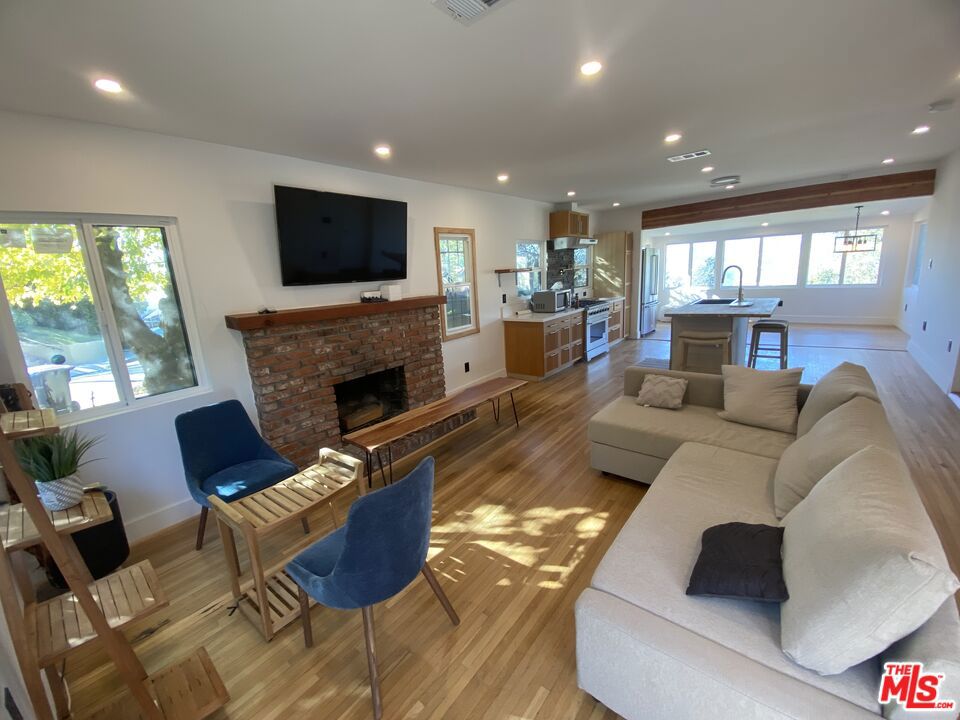 1801 Lucile Avenue Property Photo 4