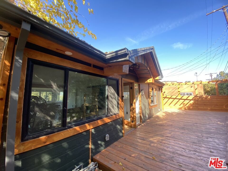 1801 Lucile Avenue Property Photo 11