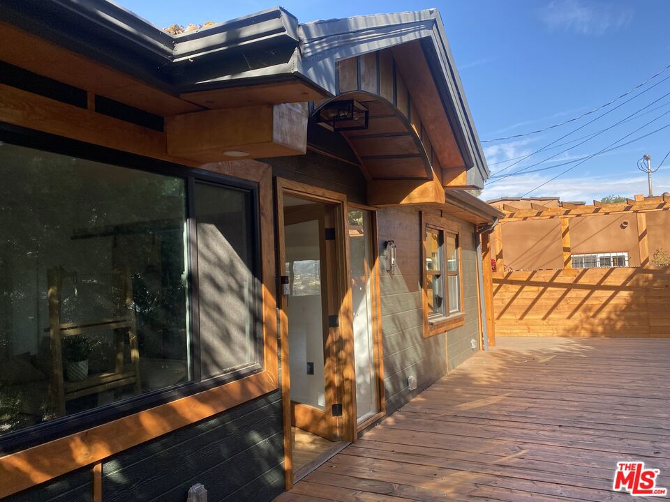 1801 Lucile Avenue Property Photo 12