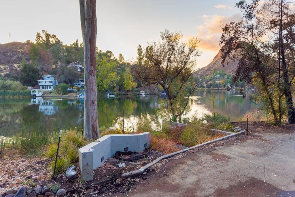 2026 Lakeshore Drive Property Photo 10