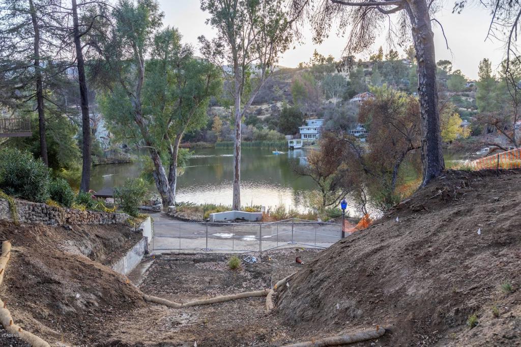 2026 Lakeshore Drive Property Photo 12