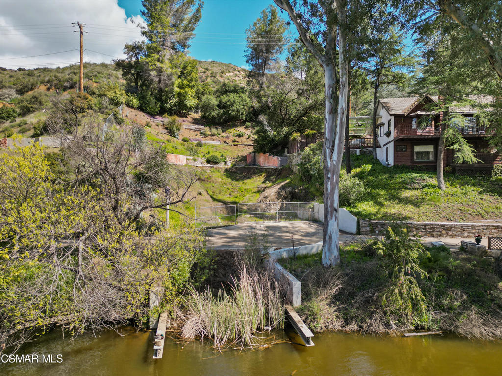 2026 Lakeshore Drive Property Photo 14