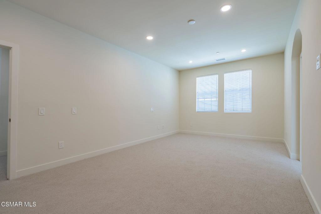 4683 Summit Avenue Property Photo 42