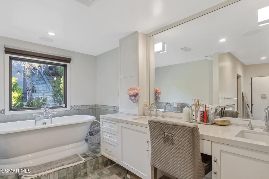844 Lake Sherwood Drive Property Photo 48
