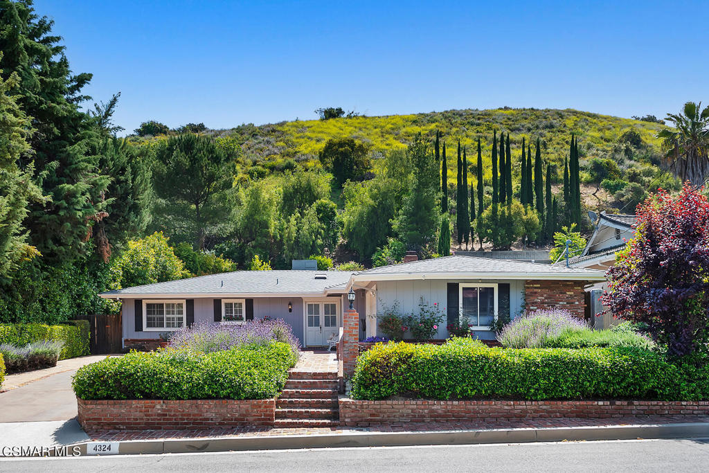 4324 Natoma Avenue Property Photo 1