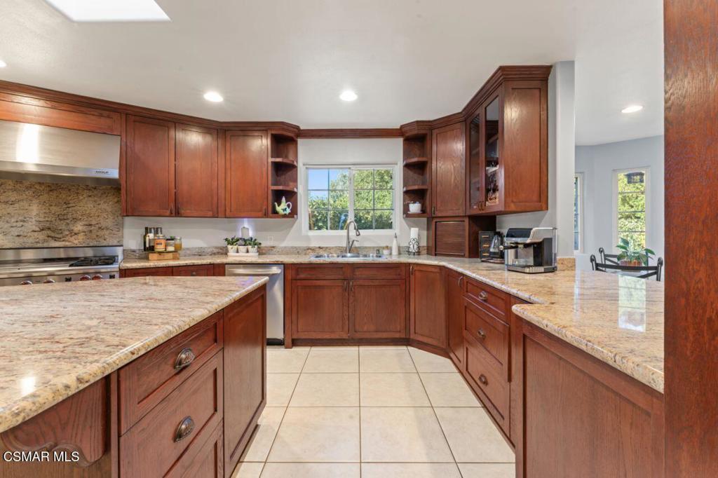 2261 Chesterton Street Property Photo 8