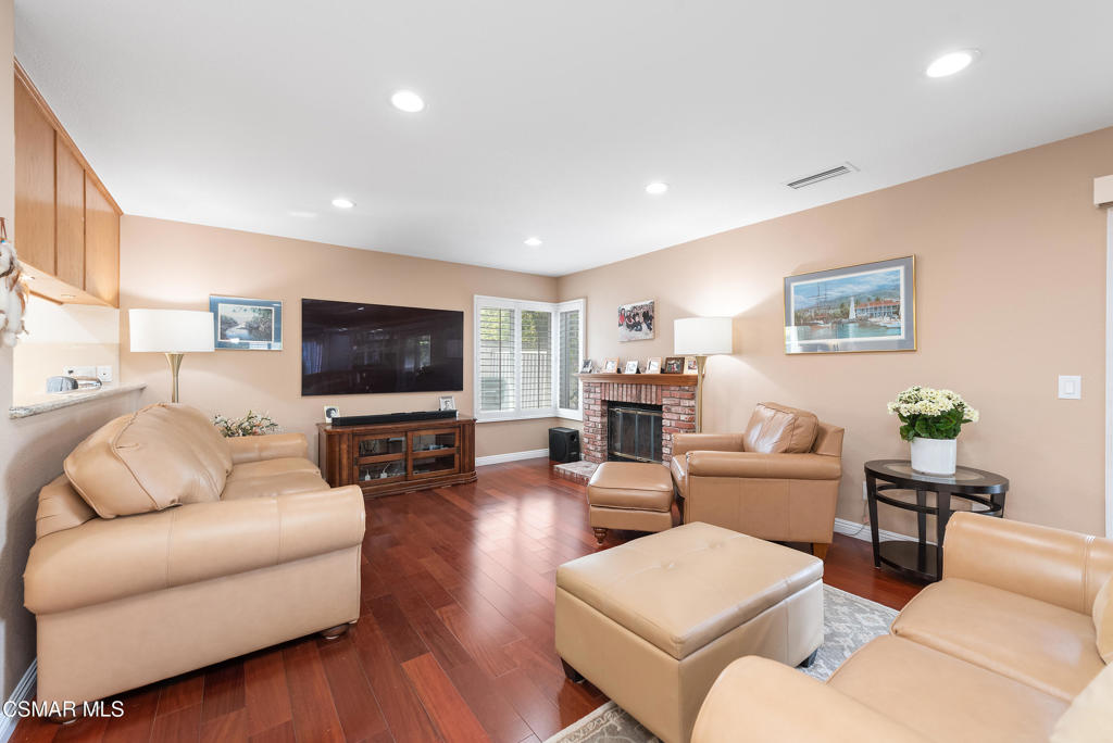 3339 Baccarat Street Property Photo 8