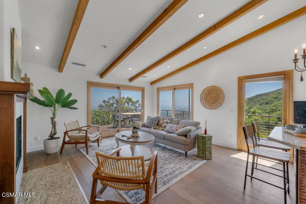 14975 Yerba Buena Road Property Photo 10